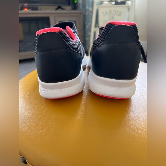 New Balance runners - Picture 2 of 5